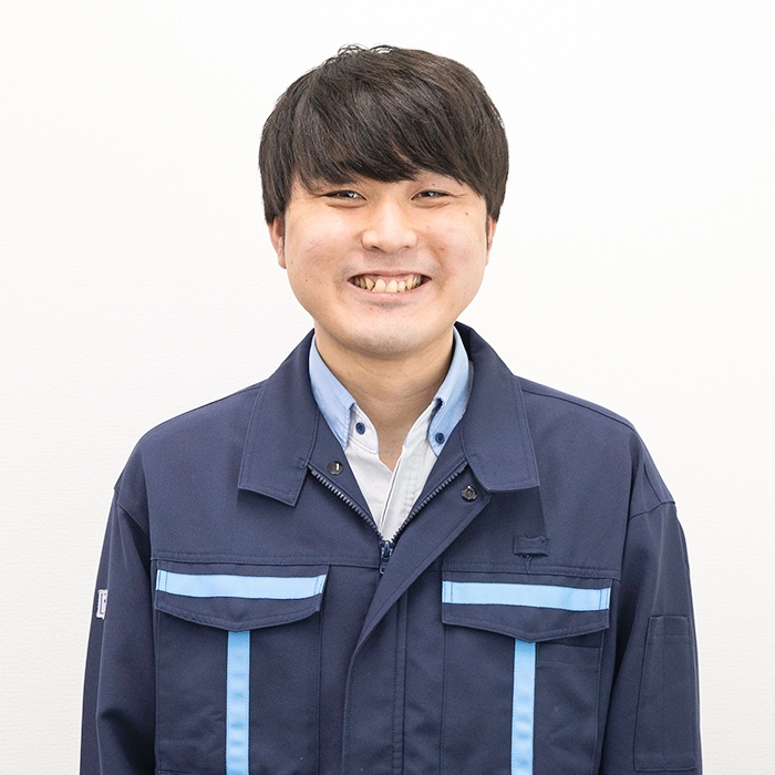 スタッフ紹介02